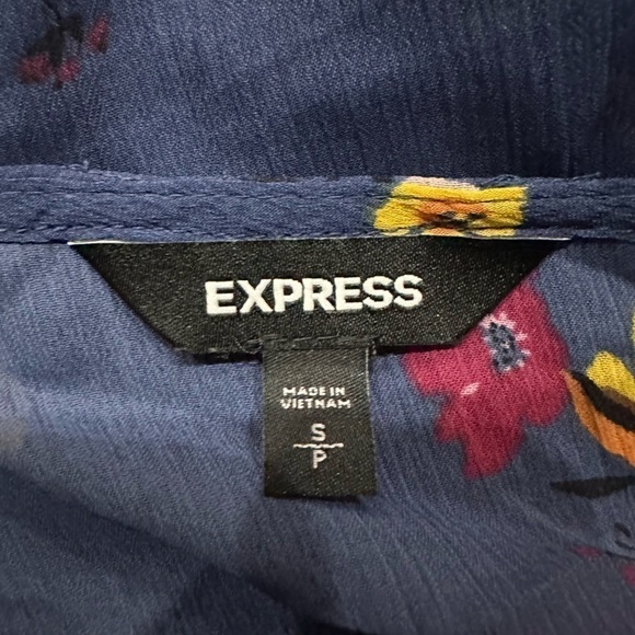 EXPRESS Blue Sheer floral blouse with ruffles, EUC! - Picture 5 of 5